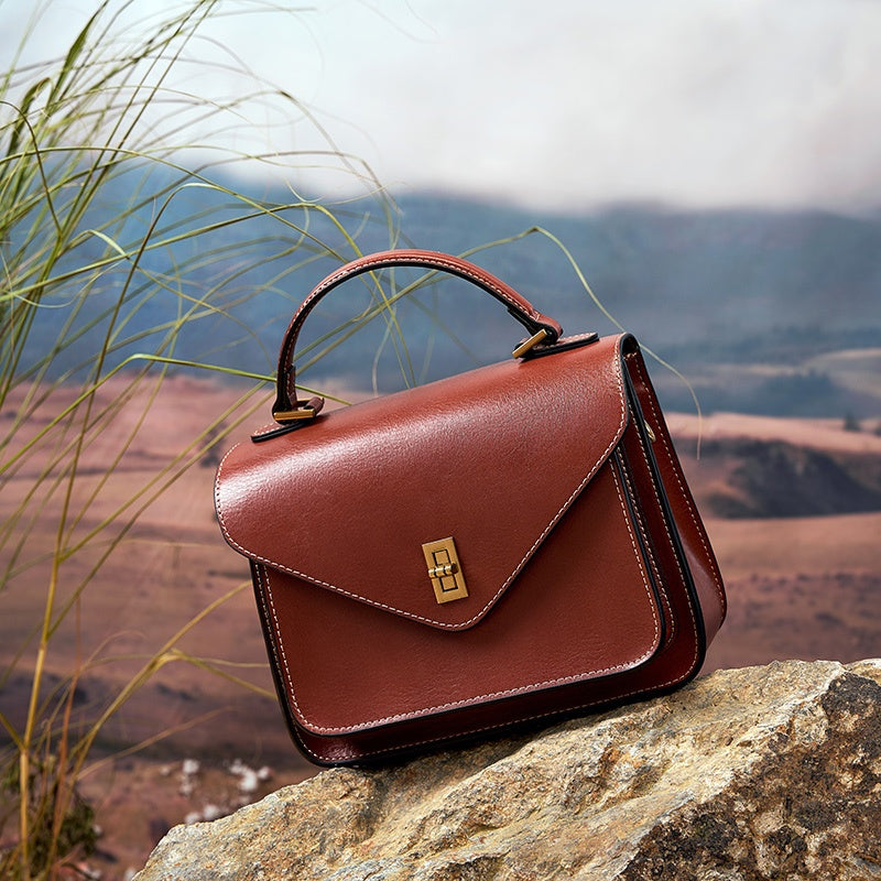 Elegant Leather Messenger Bag