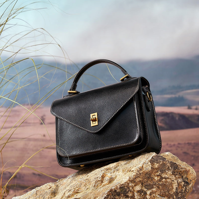 Elegant Leather Messenger Bag
